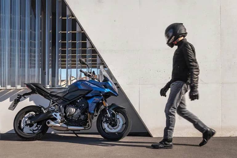 The Complete Book of Classic and Modern Triumph Motorcycles